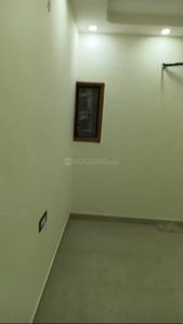 Bedroom Image of 800 Sq.ft 2 BHK Builder Floor for sale in Pandav Nagar New Delhi for Rs. 6500000