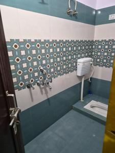 Bathroom Image of 600 Sq.ft 1.5 BHK Independent House for rent in Fazullaganj Lucknow for Rs. 8500