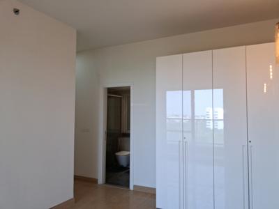 Bedroom Image of 2280 Sq.ft 3 BHK Apartment / Flat for sale in DLF One Midtown, Karampura New Delhi for Rs. 65000000