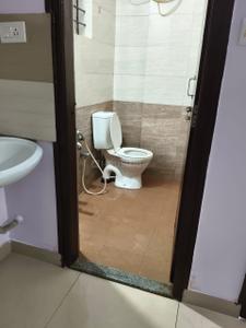 Bathroom Image of 500 Sq.ft 1 BHK Apartment / Flat for rent in Hoodi Bengaluru for Rs. 24000