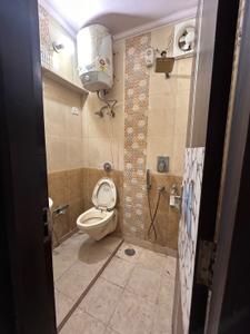 Bathroom Image of 1250 Sq.ft 3 BHK Apartment / Flat for sale in GH 14 DDA MIG, Paschim Vihar New Delhi for Rs. 13000000
