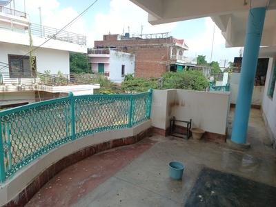 Balcony Image of 1800 Sq.ft 3 BHK Builder Floor for rent in Miurabad Allahabad for Rs. 9000