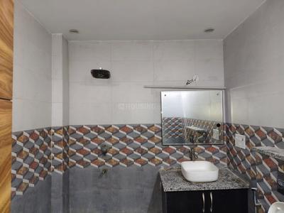 Bathroom Image of 2700 Sq.ft 3 BHK Builder Floor for rent in Gulmohar Garden, Sector 44 Noida for Rs. 100000