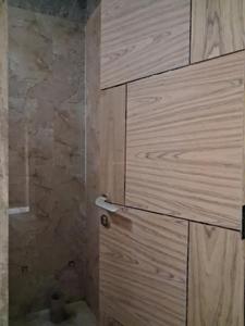 Common Bathroom Image of 1500 Sq.ft 3 BHK Apartment / Flat for sale in Avenue 1, Sector 73 Noida for Rs. 5355000