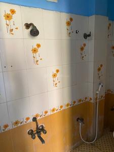 Bathroom Image of 675 Sq.ft 2 BHK Apartment / Flat for sale in Thirumullaivoyal Chennai for Rs. 4200000