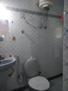 Bedroom One Image of 1400 Sq.ft 2 BHK Builder Floor for rent in Sarita Vihar New Delhi for Rs. 32000