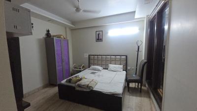 Bedroom Image of 2500 Sq.ft 4 BHK Builder Floor for sale in Rajouri Garden New Delhi for Rs. 40000000
