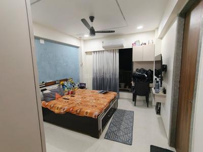 Bedroom Image of 890 Sq.ft 2 BHK Apartment / Flat for sale in Vishwa Lake Iksa, Memnagar Ahmedabad for Rs. 10000000
