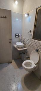 Bathroom Image of 1100 Sq.ft 3 BHK Apartment / Flat for rent in Santacruz East Mumbai for Rs. 130000