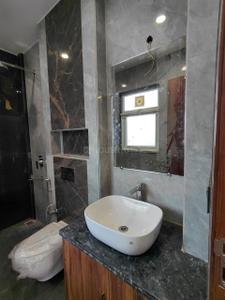 Bathroom Image of 2500 Sq.ft 2 BHK Builder Floor for rent in Sector 46 Noida for Rs. 45000