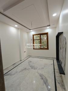 Bedroom Image of 790 Sq.ft 2 BHK Builder Floor for sale in Shalimar Bagh New Delhi for Rs. 12100000