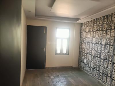 Bedroom Image of 900 Sq.ft 2 BHK Builder Floor for rent in Preet Vihar New Delhi for Rs. 22000