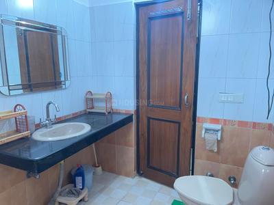 Bathroom Image of 1400 Sq.ft 3 BHK Independent House for rent in Sector 15 Part 2 Gurgaon for Rs. 65000