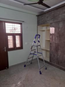 Bedroom Image of 1000 Sq.ft 2 BHK Builder Floor for rent in Preet Vihar New Delhi for Rs. 25000