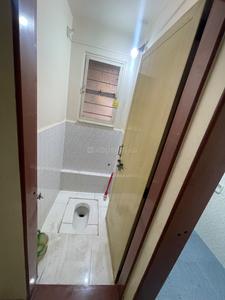 Bathroom Image of 550 Sq.ft 1 BHK Apartment / Flat for rent in Kailash Society, Kothrud Pune for Rs. 18500