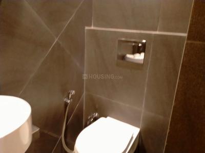 Bathroom Image of 750 Sq.ft 2 BHK Apartment / Flat for sale in Meru Codename BKC, Kurla West Mumbai for Rs. 18000000