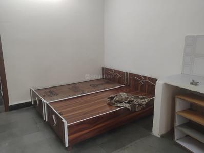 Bedroom Image of 180 Sq.ft 1 RK Apartment / Flat for rent in Khatiwala Tank Indore for Rs. 7500