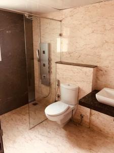 Bathroom Image of 1300 Sq.ft 2 BHK Apartment / Flat for rent in Prestige West Woods, Binnipete Bengaluru for Rs. 70000