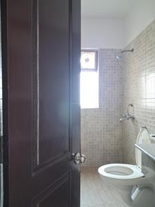 Common Bathroom Image of 924 Sq.ft 2 BHK Apartment / Flat for sale in Paras Tierea, Sector 137 Noida for Rs. 7800000