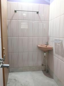 Common Bathroom Image of 850 Sq.ft 2 BHK Apartment / Flat for sale in Garfa Kolkata for Rs. 4900000