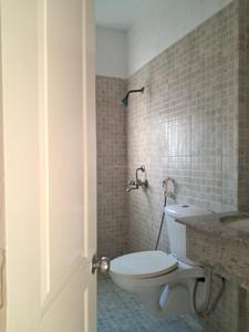 Common Bathroom Image of 1069 Sq.ft 2.5 BHK Apartment / Flat for sale in Paras Tierea, Sector 137 Noida for Rs. 9000000