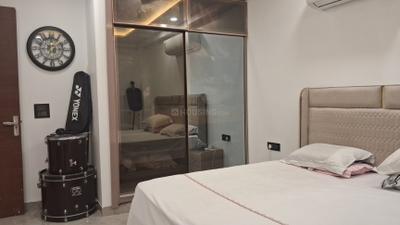 Bedroom Image of 1200 Sq.ft 3 BHK Builder Floor for sale in Malviya Nagar New Delhi for Rs. 19900000