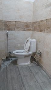 Bathroom Image of 1550 Sq.ft 3 BHK Apartment / Flat for rent in Kalyanpur Kanpur for Rs. 15000