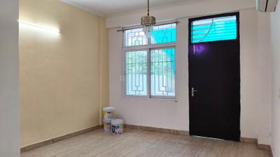Living Room Image of 2450 Sq.ft 4.5 BHK Villa for rent in Amrapali Dream Valley, Noida Extension Greater Noida for Rs. 38500
