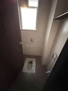 Bathroom Image of 1100 Sq.ft 2 BHK Builder Floor for rent in Kothrud Pune for Rs. 31000