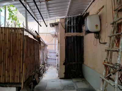 Drying Area Image of 1800 Sq.ft 4 BHK Apartment / Flat for rent in Sarita Vihar New Delhi for Rs. 75000