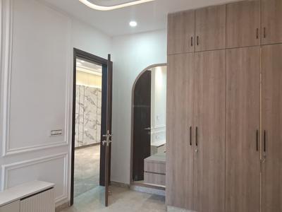 Bedroom Image of 1350 Sq.ft 3 BHK Builder Floor for sale in Paschim Vihar New Delhi for Rs. 27500000