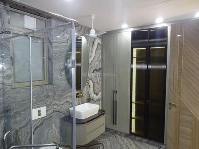 Bathroom Image of 3400 Sq.ft 4 BHK Builder Floor for sale in South Extension II New Delhi for Rs. 170000000