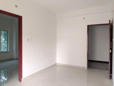 Living Room Image of 1000 Sq.ft 2 BHK Apartment / Flat for sale in Purbalok Kolkata for Rs. 7600000