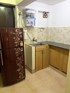 Kitchen Image of 650 Sq.ft 1 BHK Builder Floor for rent in Arun Vihar, Sector 37 Noida for Rs. 24525