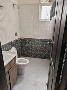 Bathroom Image of 1500 Sq.ft 3 BHK Builder Floor for rent in Ansal Esencia, Sector 67 Gurgaon for Rs. 35000