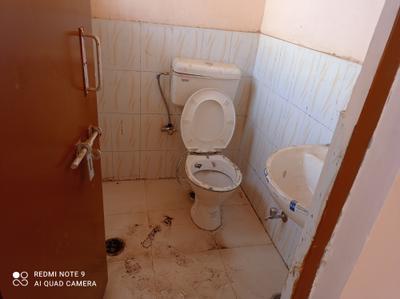 Bathroom Image of 600 Sq.ft 1 BHK Builder Floor for sale in Unitech Nirvana Country, Sector 50 Gurgaon for Rs. 2900000
