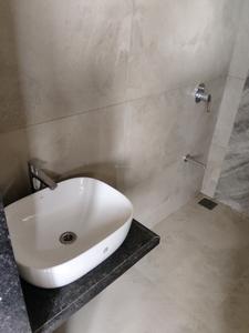 Common Bathroom Image of 1200 Sq.ft 2 BHK Apartment / Flat for rent in Chandkheda Ahmedabad for Rs. 15000