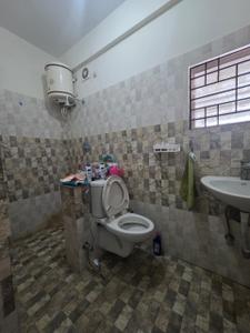 Bathroom Image of 1500 Sq.ft 3 BHK Apartment / Flat for rent in New Tippasandra Bengaluru for Rs. 50000