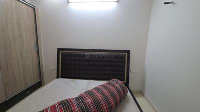 Bedroom Image of 900 Sq.ft 3 BHK Builder Floor for rent in Pitampura New Delhi for Rs. 40000