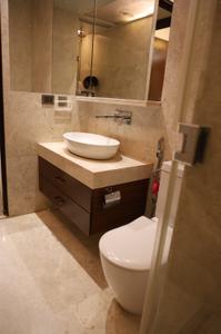 Bathroom Image of 1050 Sq.ft 2 BHK Apartment / Flat for rent in Indiabulls Blu, Worli Mumbai for Rs. 350000