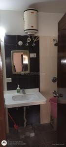 Bathroom Image of 1000 Sq.ft 2 BHK Apartment / Flat for rent in Varun Victoria Empire Park, Dudhia Indore for Rs. 13000