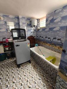 Bathroom Image of 1450 Sq.ft 4 BHK Duplex for sale in Old Padra Road Vadodara for Rs. 9000000