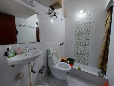 Bathroom Image of 1200 Sq.ft 1 BHK Apartment / Flat for rent in Sector 47 Noida for Rs. 25000