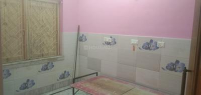 Bedroom Image of 640 Sq.ft 1 BHK Builder Floor for rent in Keshtopur Kolkata for Rs. 8500
