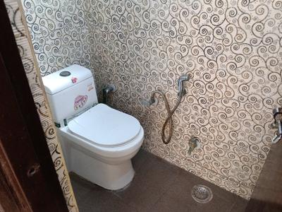 Image of 1400 Sq.ft 3 BHK Apartment / Flat for rent in CGHS Harsukh Apartments, Sector 7 Dwarka, New Delhi for Rs. 42000