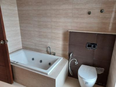 Bathroom Image of 8000 Sq.ft 7 BHK Villa for sale in Sector 15A Noida for Rs. 115000000