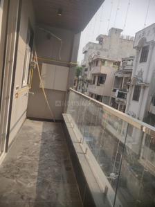 Balcony Image of 950 Sq.ft 2 BHK Builder Floor for rent in Pitampura New Delhi for Rs. 40000