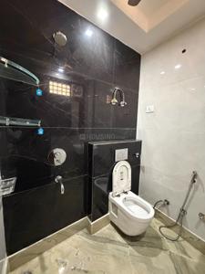 Bathroom Image of 800 Sq.ft 2 BHK Independent House for rent in Shalimar Bagh New Delhi for Rs. 31800