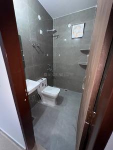 Bathroom Image of 720 Sq.ft 2 BHK Independent House for rent in Rajpur Khurd Extension New Delhi for Rs. 23000