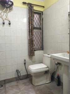 Common Bathroom Image of 1800 Sq.ft 3 BHK Apartment / Flat for sale in Dilshad Garden New Delhi for Rs. 17500000